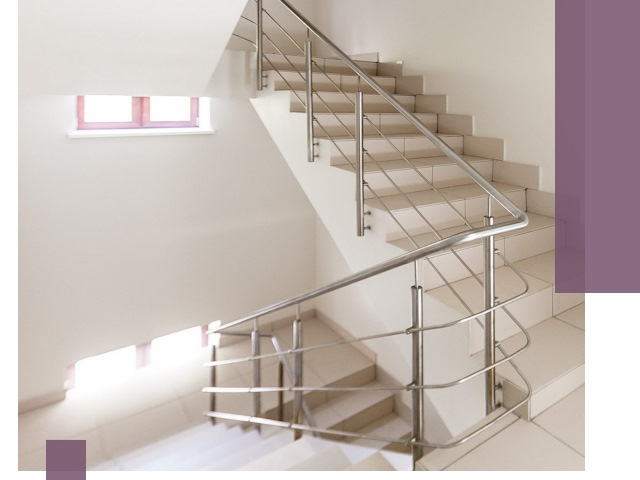 Установка и замена перил в подъезде в Иркутске