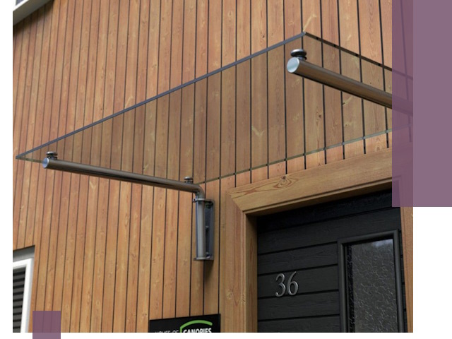 Стеклянные козырьки на входы и фасады в Иркутске